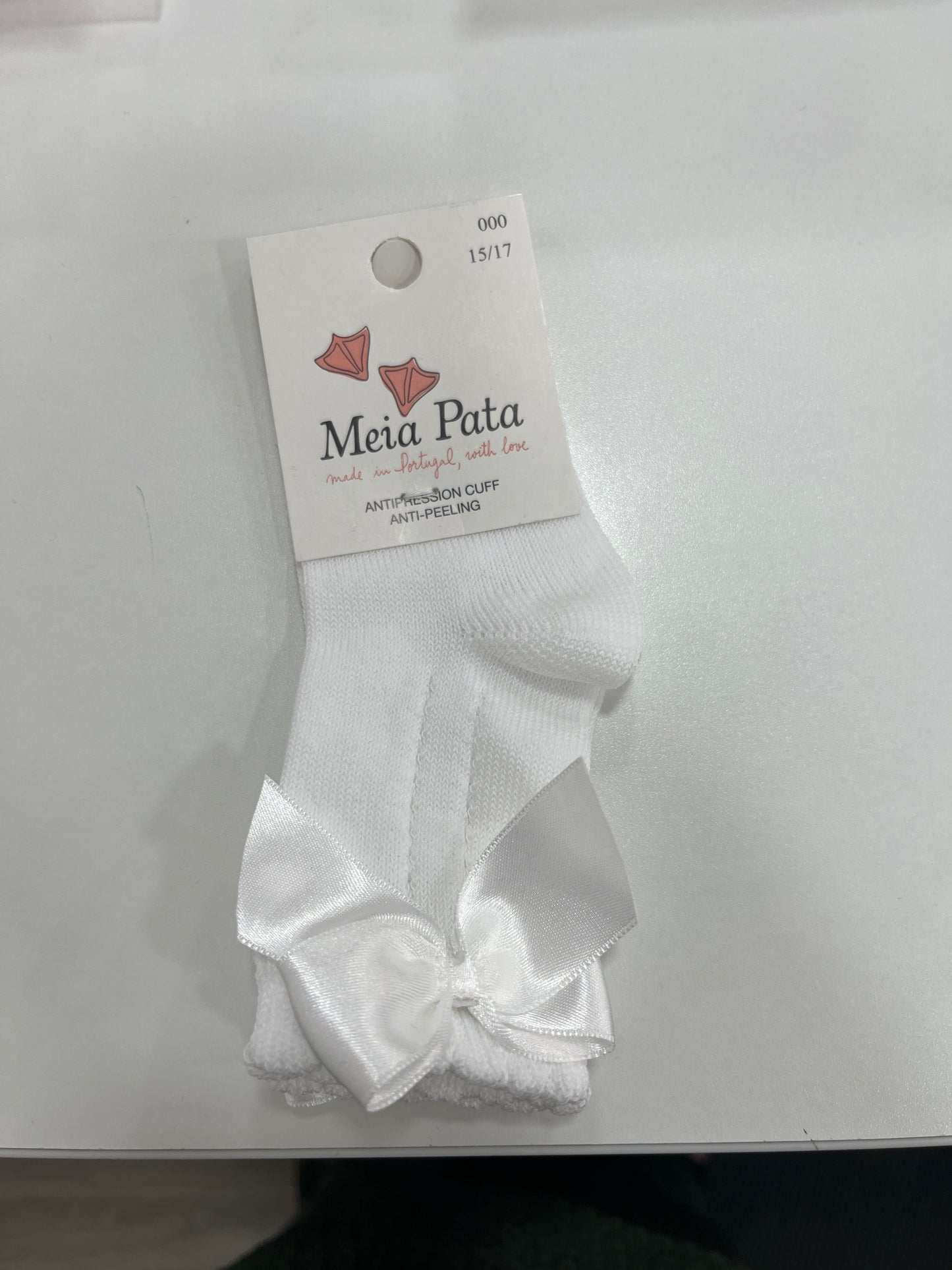 Meia Pata Girls Bow Knee Highs in Pink or White