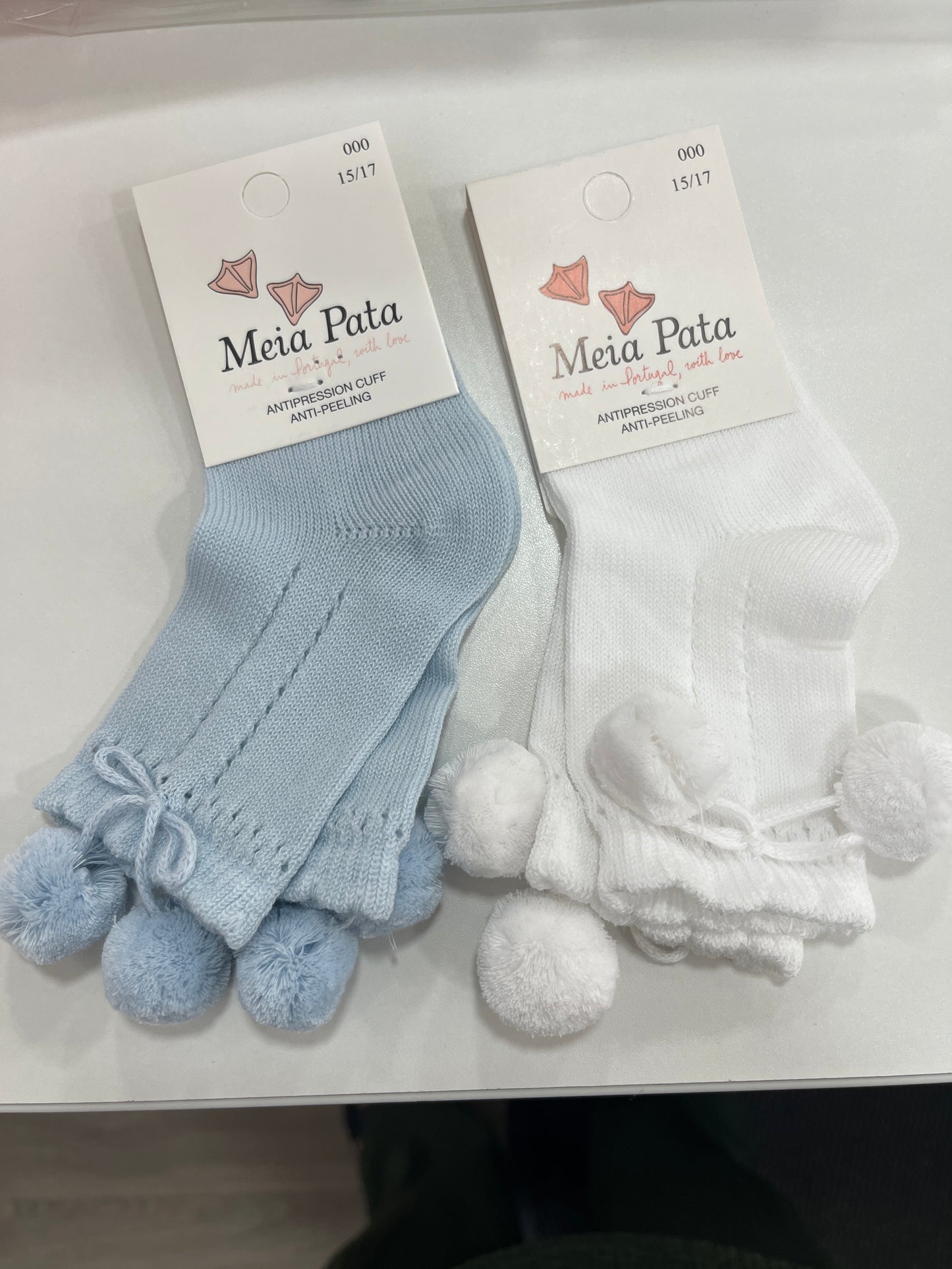 Meia Pata Pom Pom Knee High Socks in Blue Or White