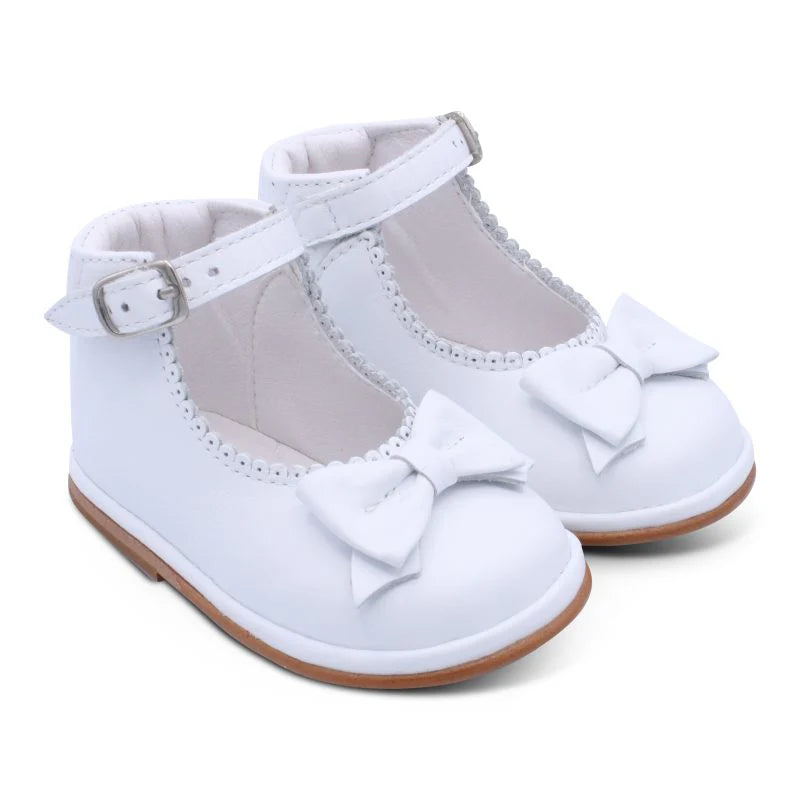 Fofito Girls White Patent Shoes Ruby