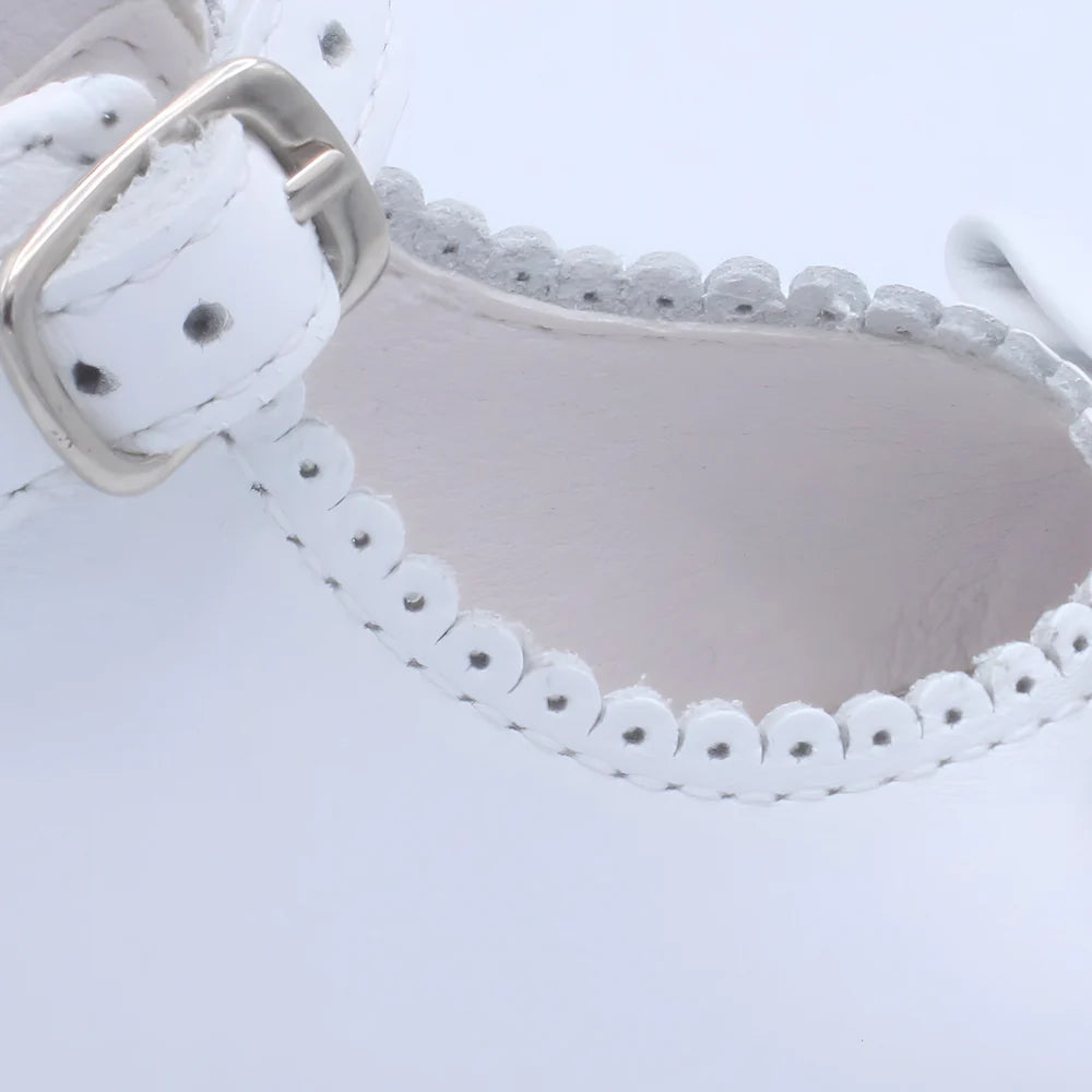 Fofito Girls White Patent Shoes Ruby
