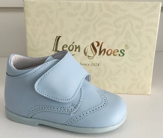 Leon Shoes Boots in White or Blue